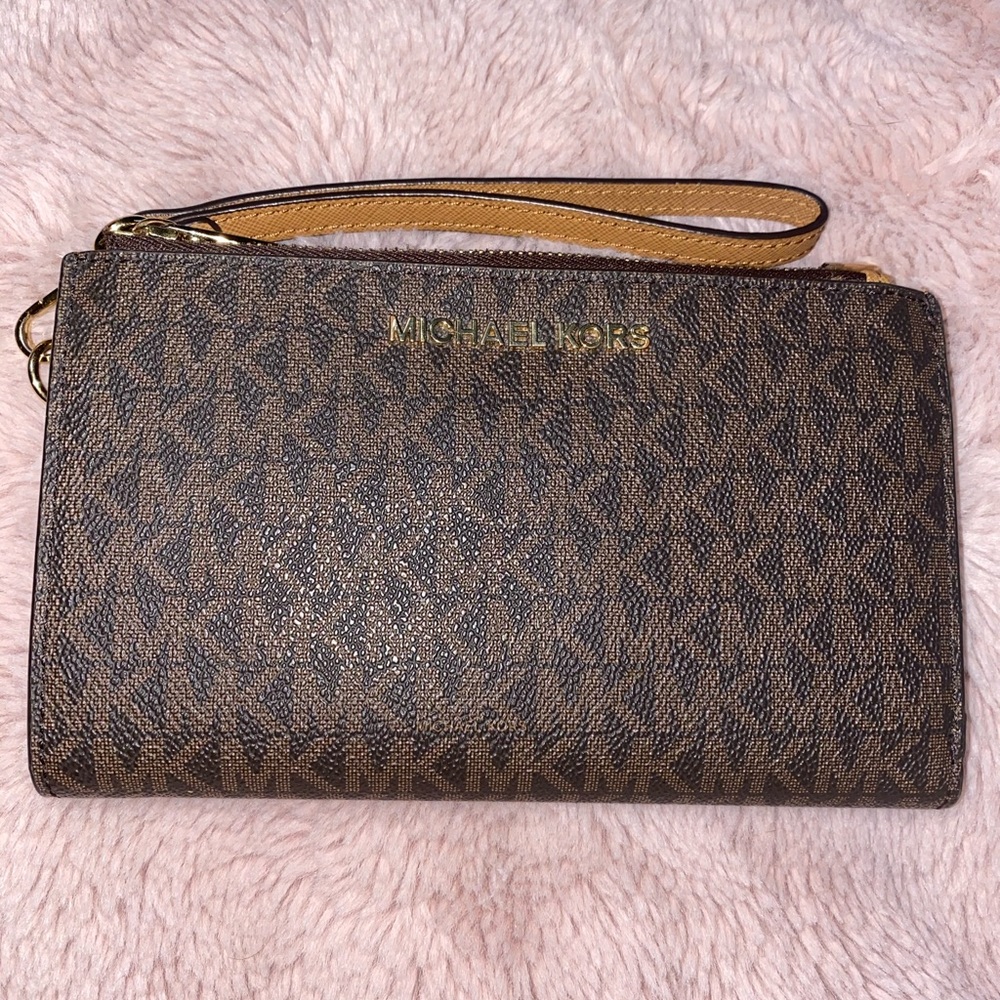 Michael Kors wallet